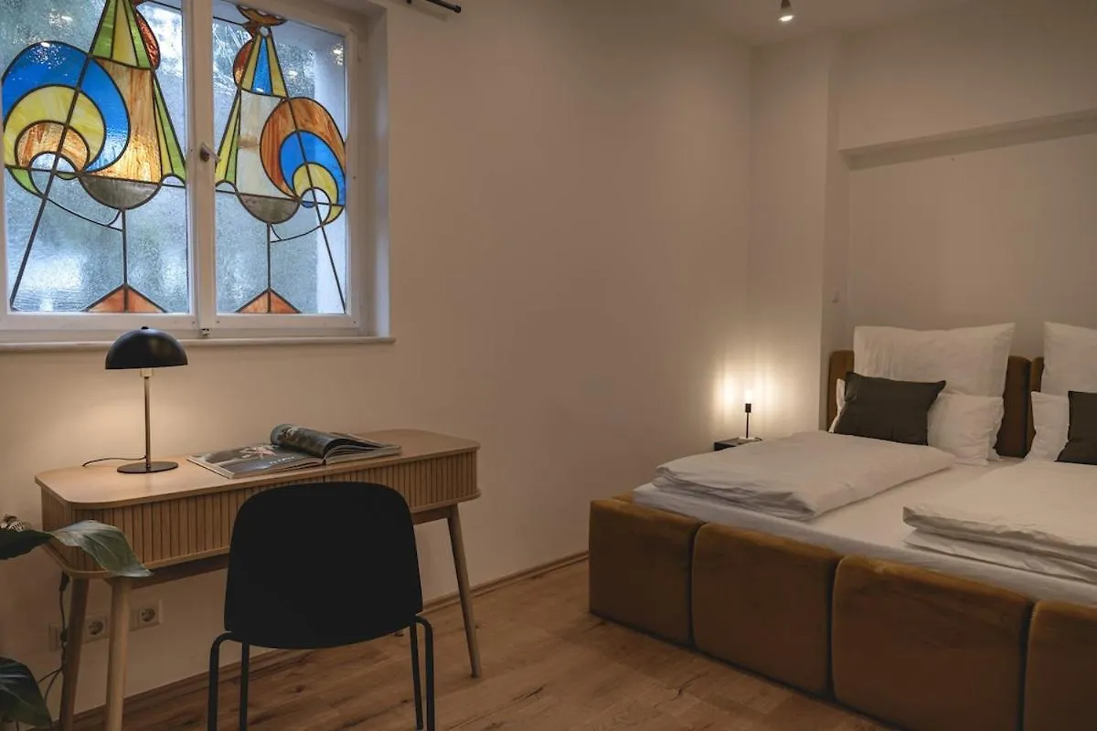 2 Zimmer Apartment Mit Parkplatz ベルリン