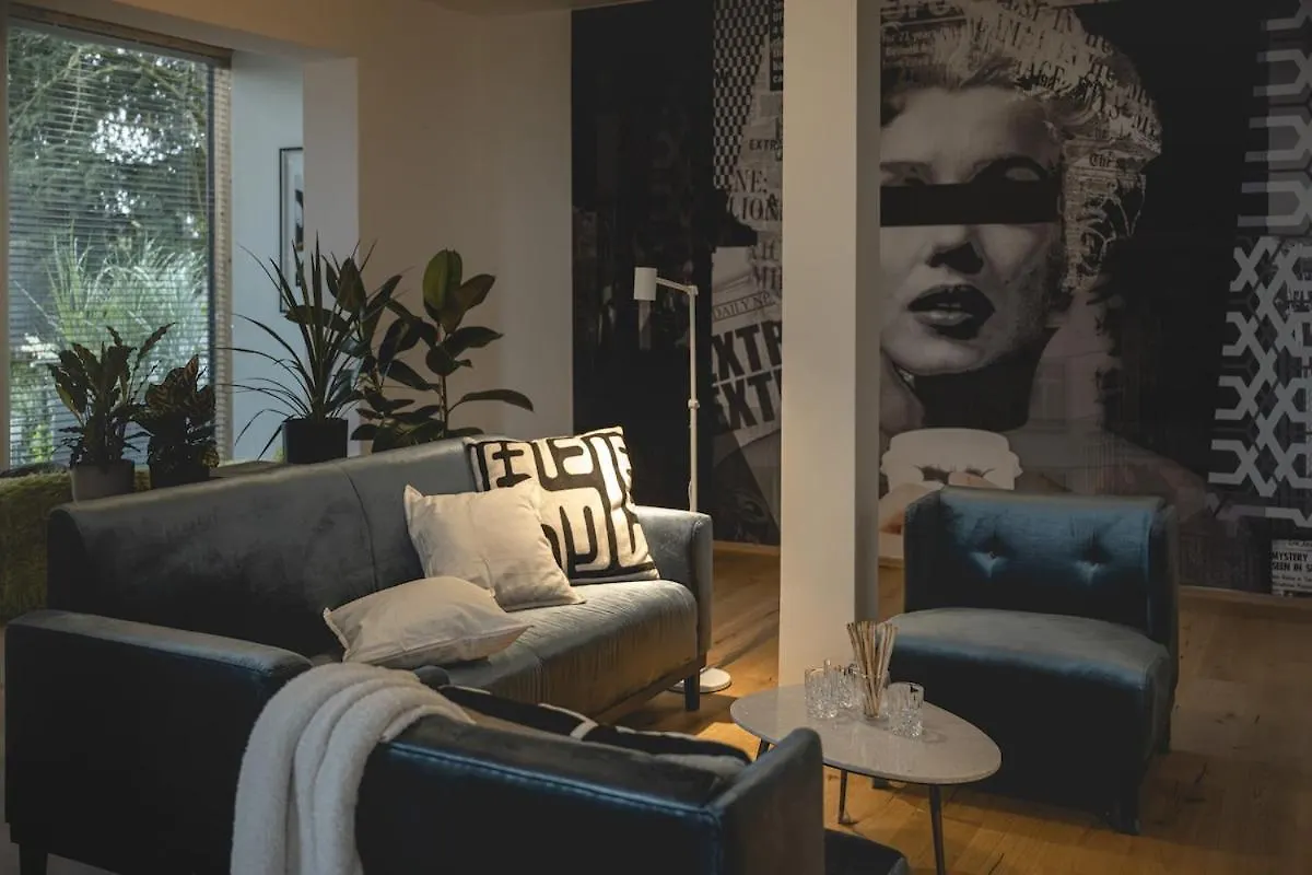 2 Zimmer Apartment Mit Parkplatz ベルリン ドイツ