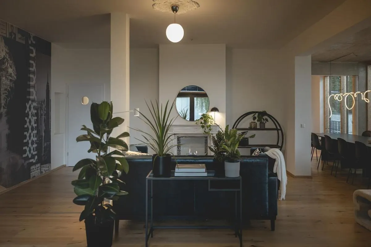 2 Zimmer Apartment Mit Parkplatz ベルリン