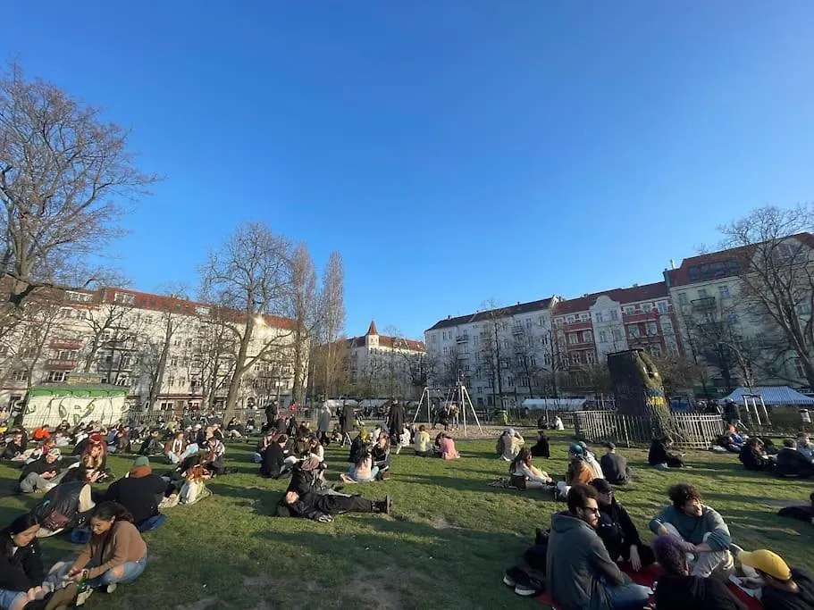 2 Zimmer Apartment Mit Parkplatz Berlin