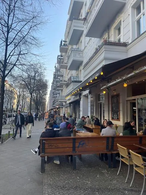 2 Zimmer Apartment Mit Parkplatz Berlin