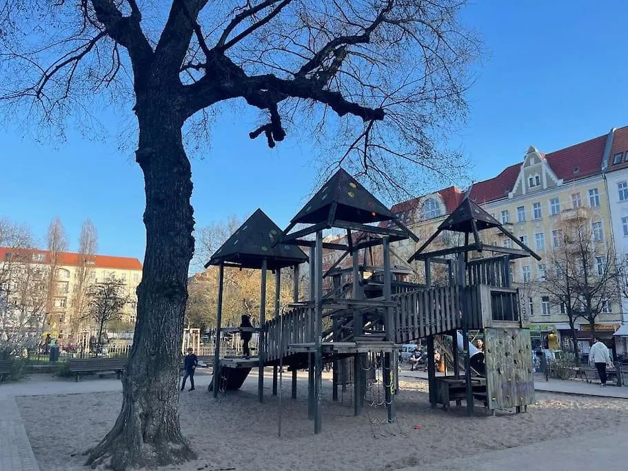 2 Zimmer Apartment Mit Parkplatz Berlin