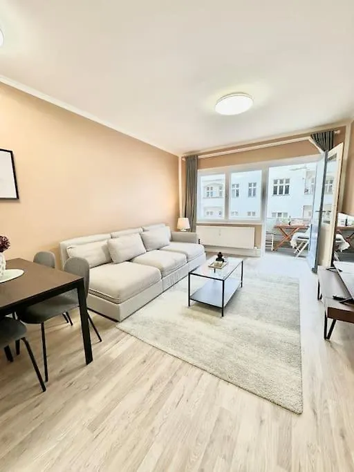 2 Zimmer Apartment Mit Parkplatz Berlin Allemagne