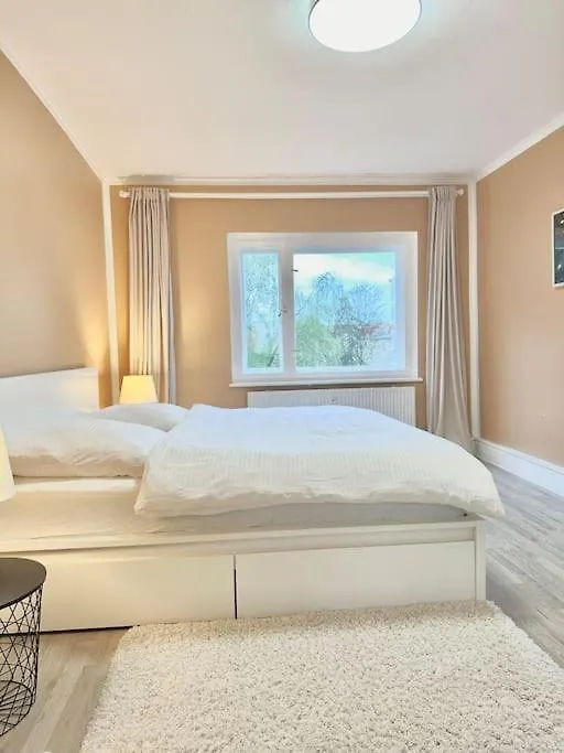 2 Zimmer Apartment Mit Parkplatz Berlin