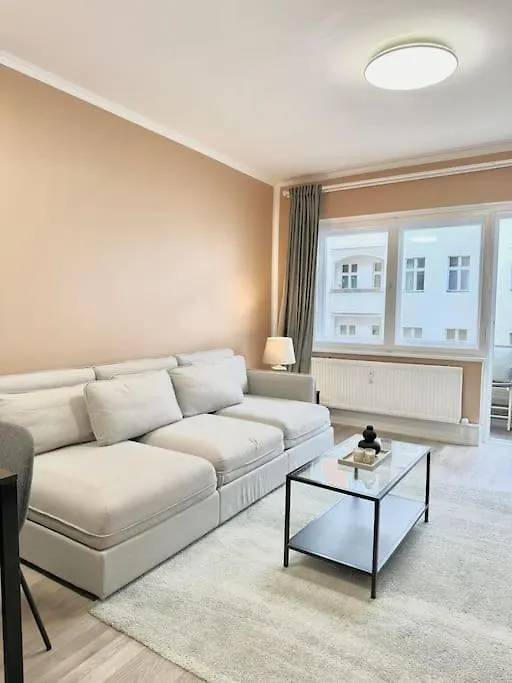 2 Zimmer Apartment Mit Parkplatz Berlin