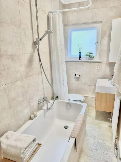 2 Zimmer Apartment Mit Parkplatz Berlin Allemagne